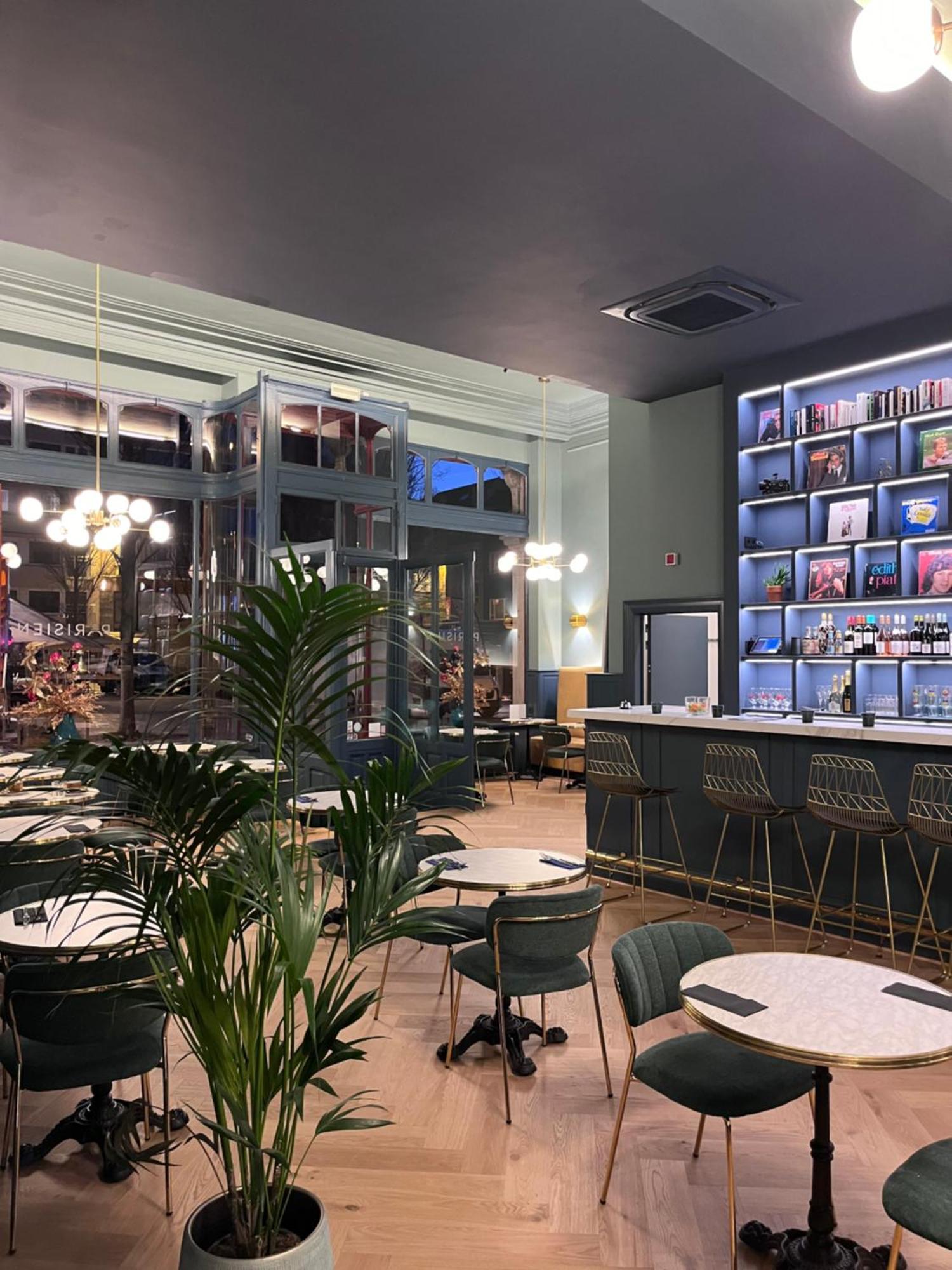 Le Parisien Hotel
